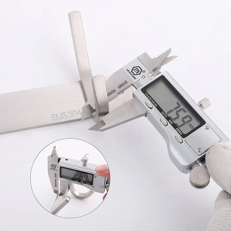 Bathroom Robe and Towel Hook Rack with 5 Hooks