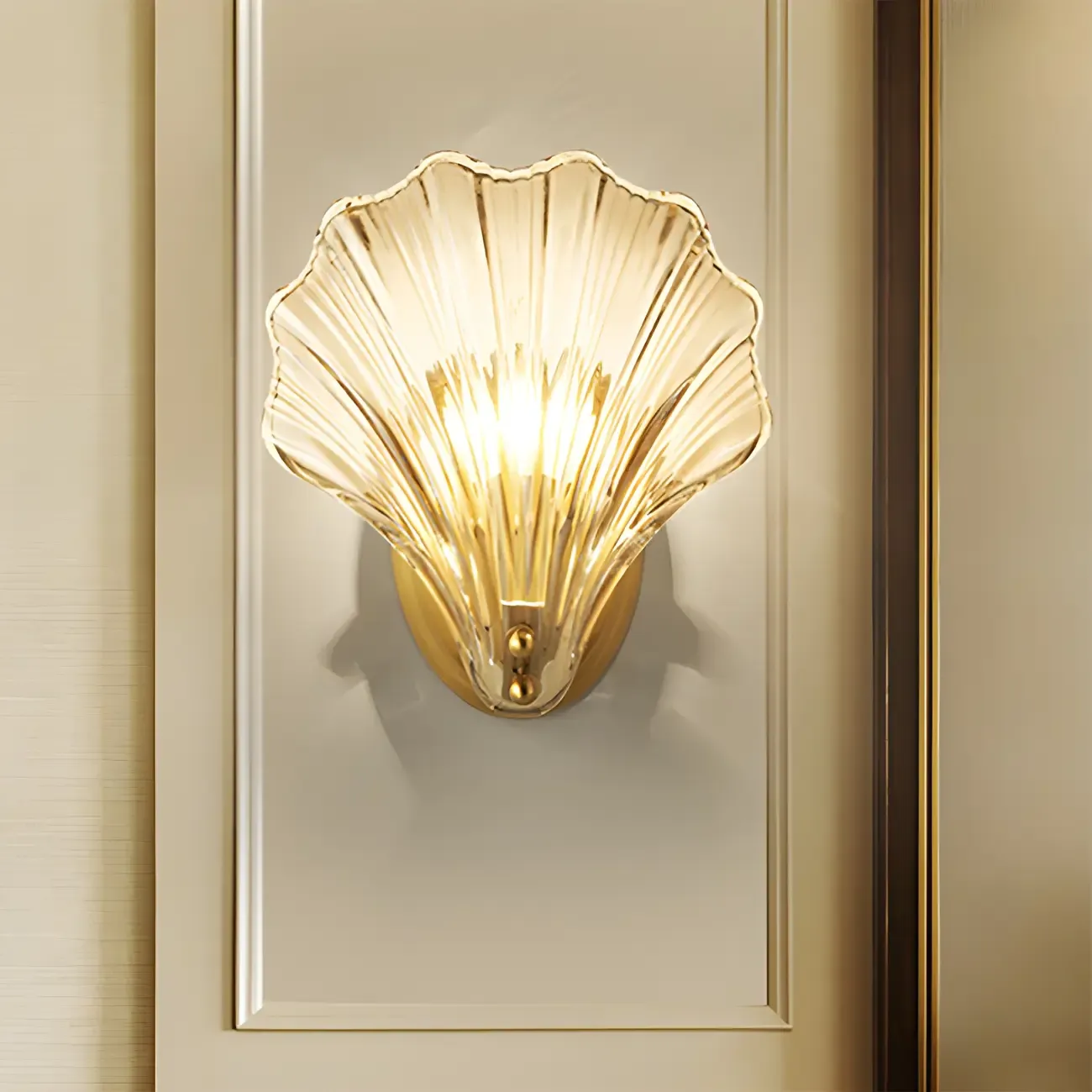 Artistic Glass Gold Shell Wall Sconce