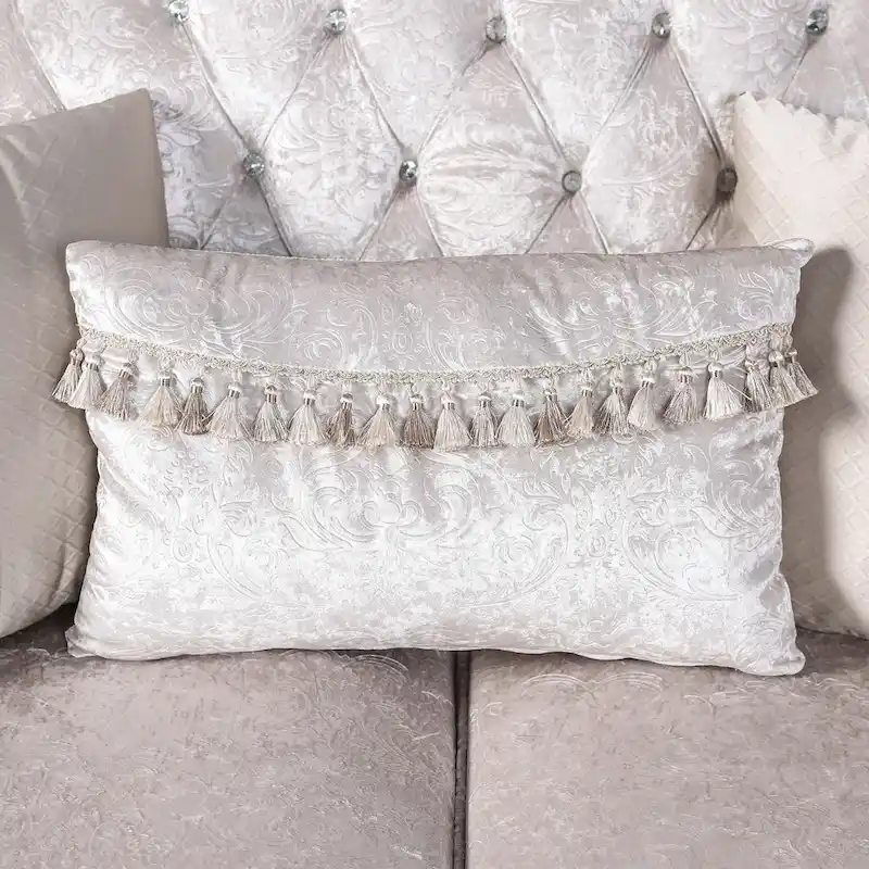 Furniture of America Clarissa Traditional Arm Chair with Button Tufted Back and Accent Pillow