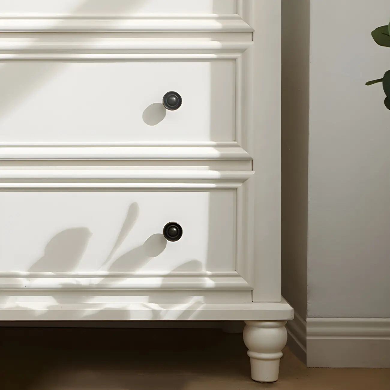 Classic White Wooden Dresser with 5-Drawers