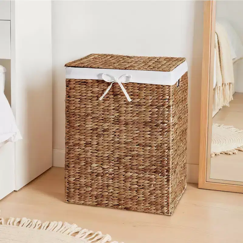 Water Hyacinth Laundry Hamper with Lid – Chestnut / Natural, 1-Person