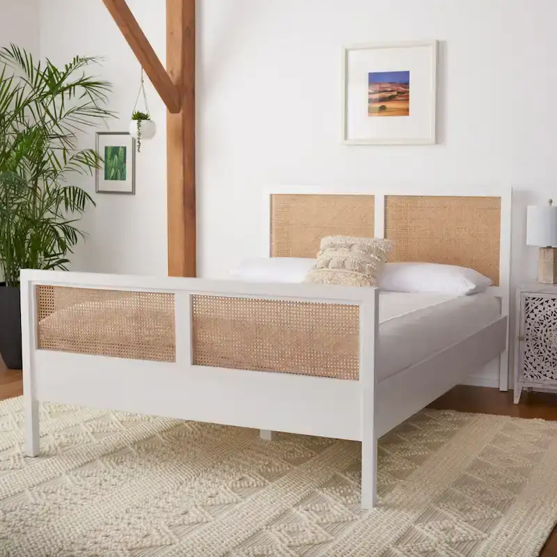SAFAVIEH Ghyslaine Coastal Cane Bed
