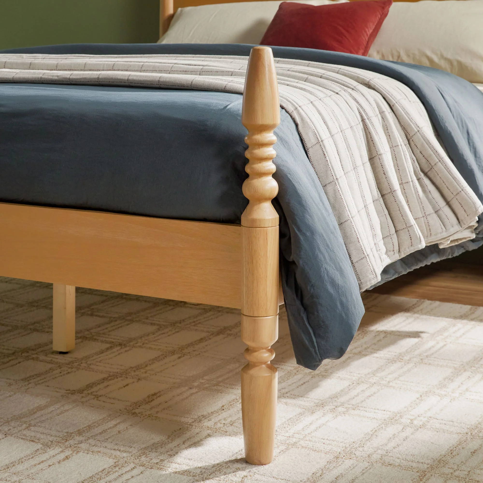 Traditional Vivienne Easy Assembly Solid Wood Bed