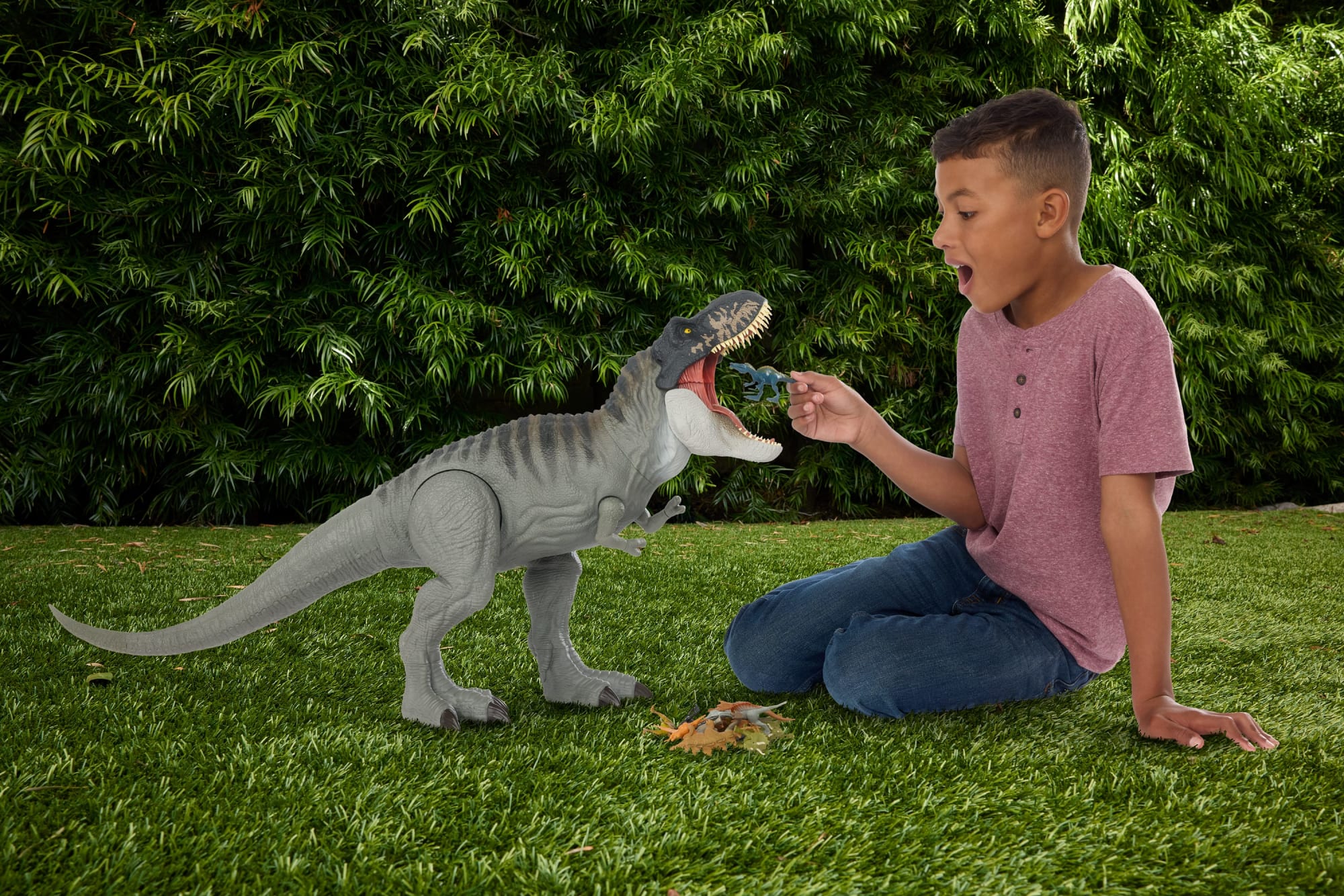 Jurassic World Dinossauro de Brinquedo Rebirth Super Colossal T. Rex