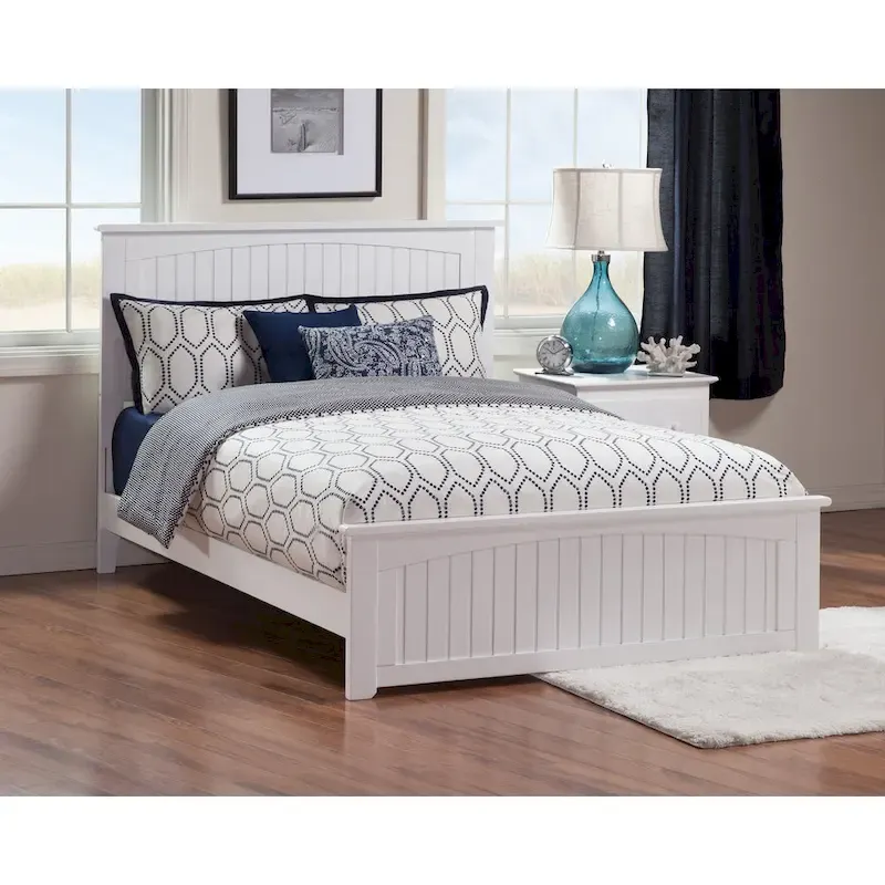 Nantucket Queen Platform Bed with Matching Footboard in White