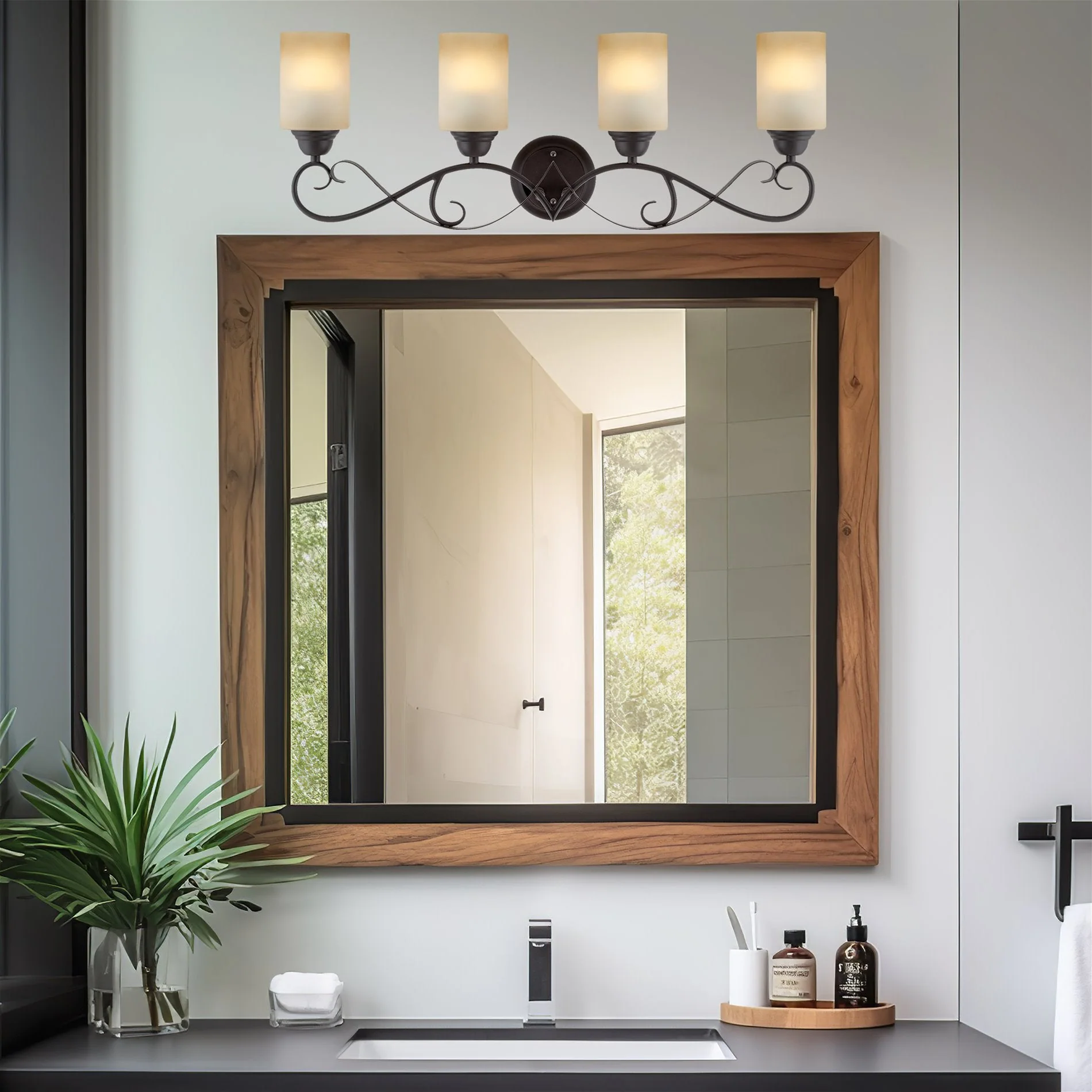 Villa 31 Traditional 4-Light Vanity / Bathroom Light