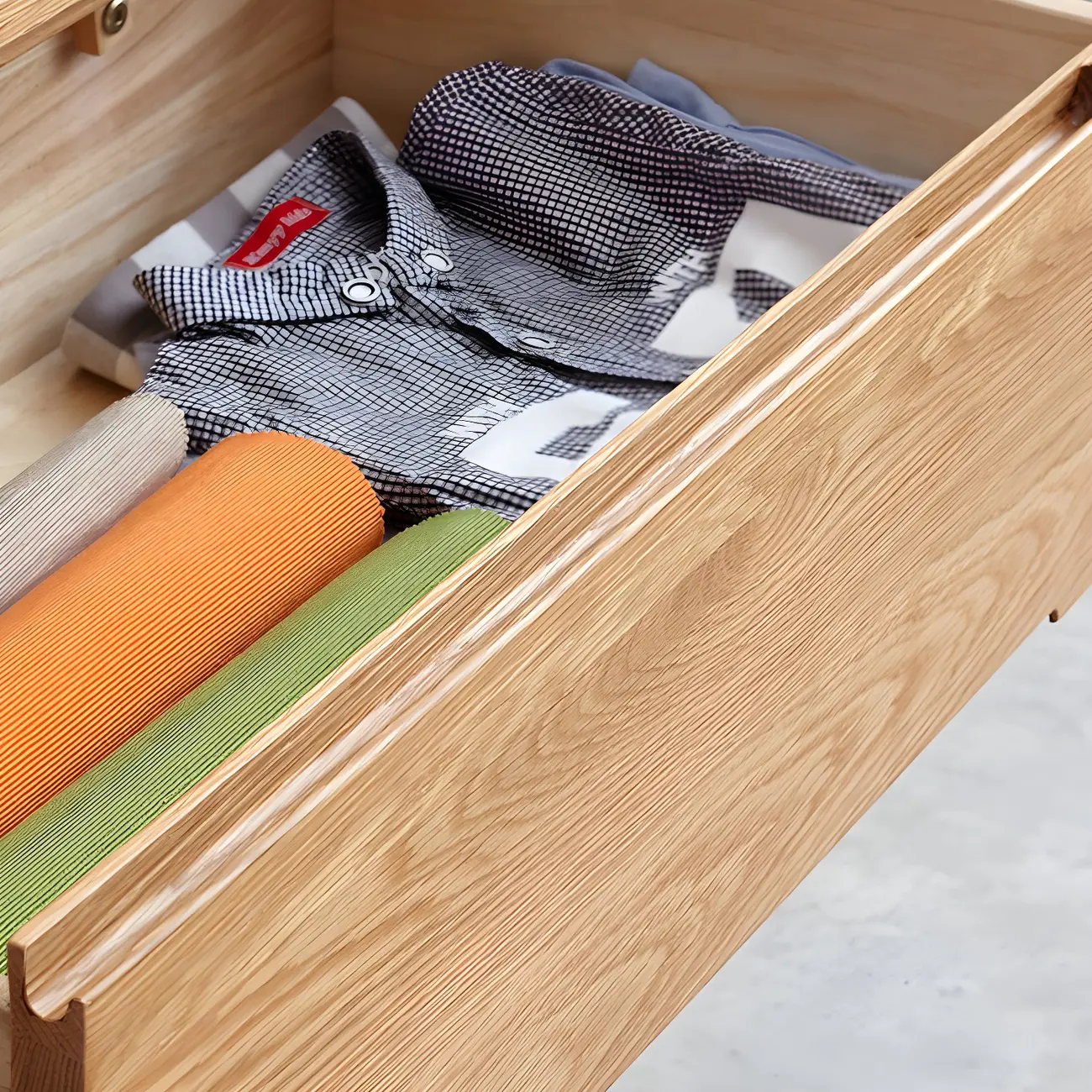 Traditional Natural Solid Wooden Double Dressers with Drawers