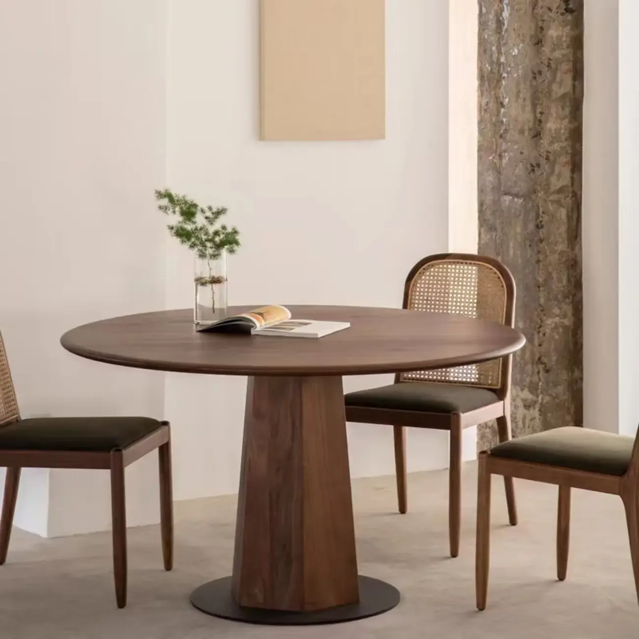 Traditional Pine Solid Wood Round Dining Table