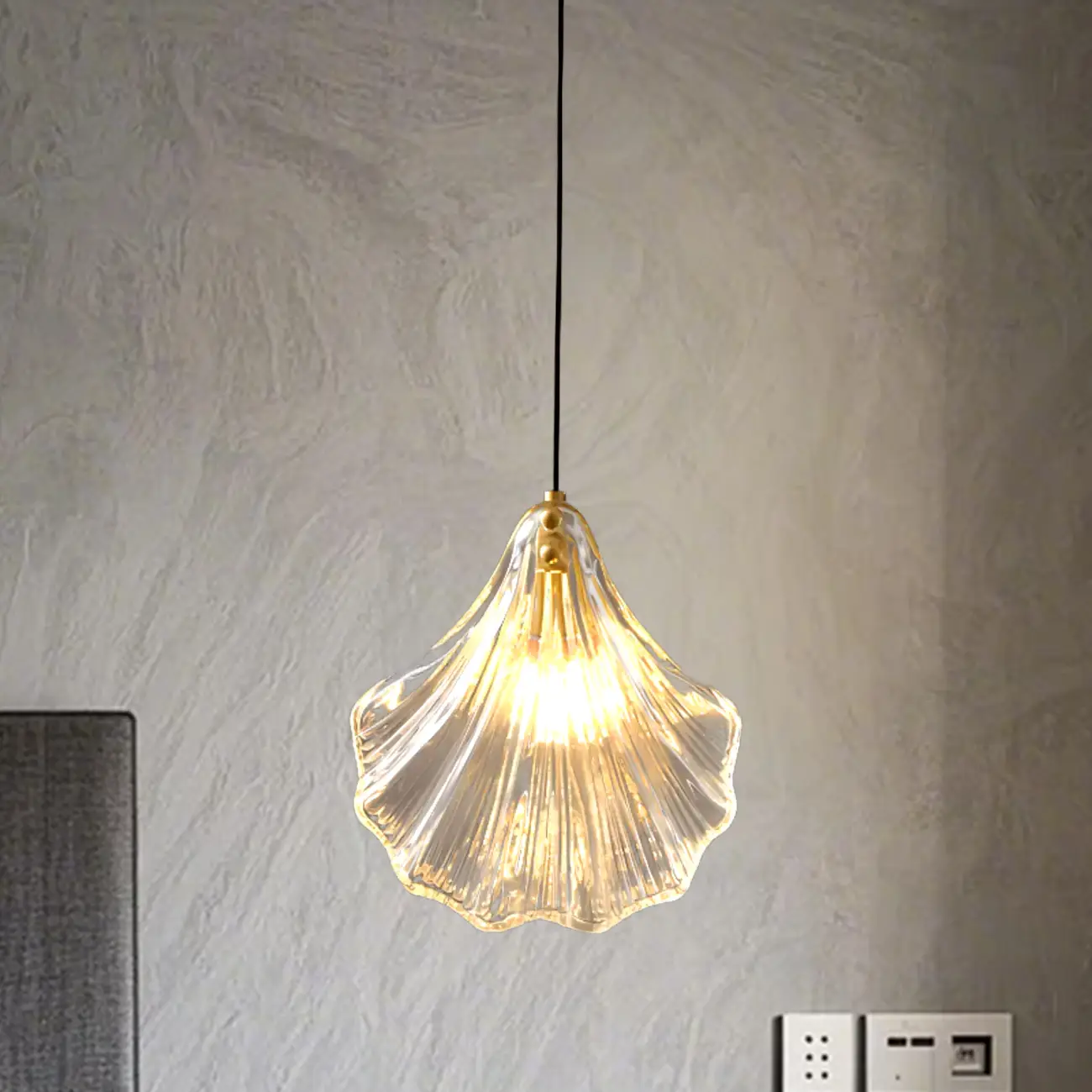 Artistic Ginkgo Clear Glass LED Pendant Light for Living Room
