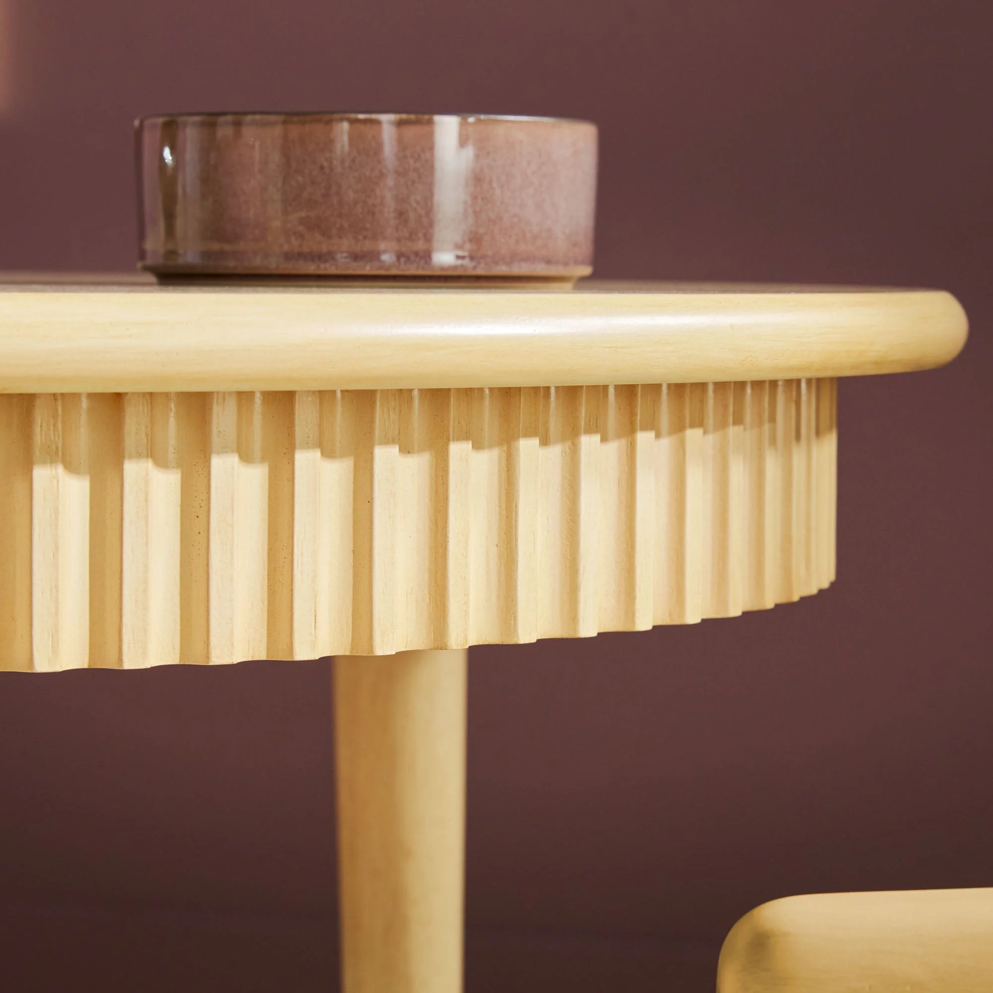 Samantha Modern Fluted Easy Assembly Wooden 52 Oval Dining Table