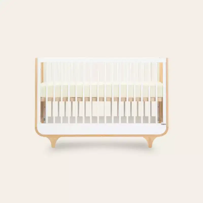 Jolly 3-in-1 Convertible Crib