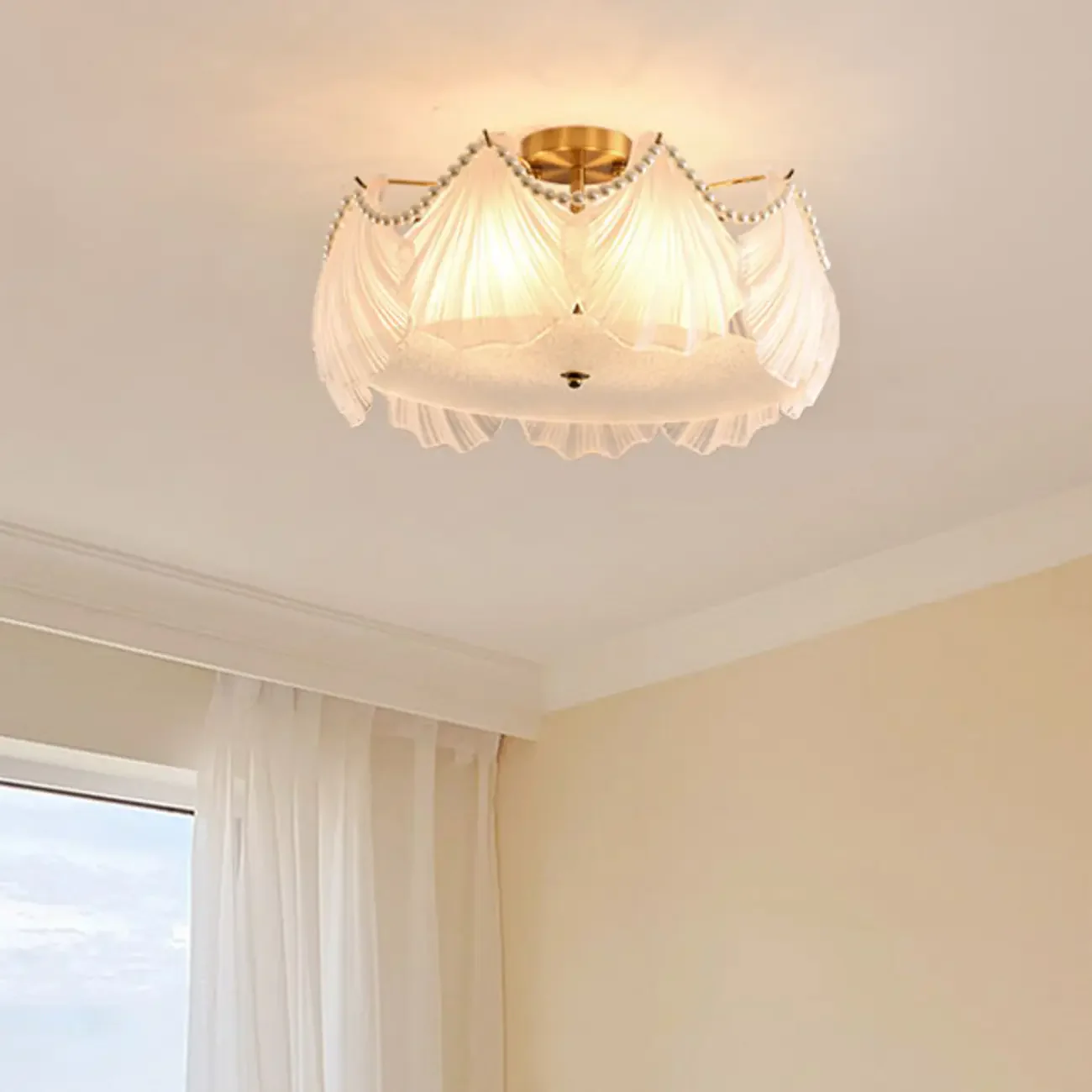Luxury Living Room Ceiling Light with Glass Shell Shade