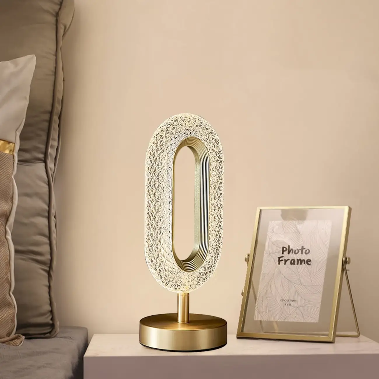 Art Deco Luxury Gold Brass Acrylic Ring Shape LED Table Lamp