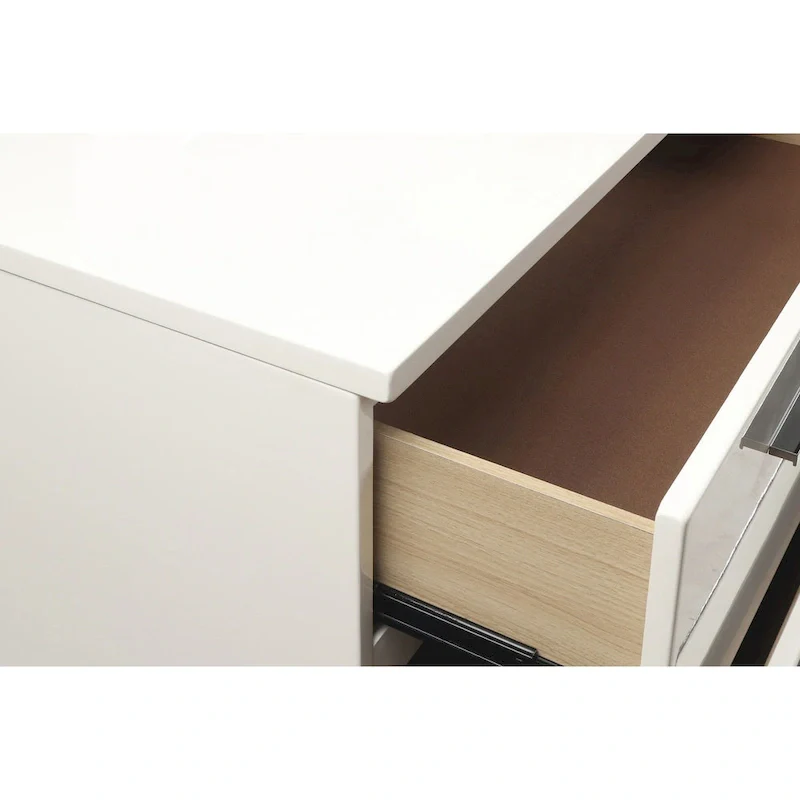 New Classic Furniture Vexa White High Gloss 4-Piece Bedroom Set with Nightstand