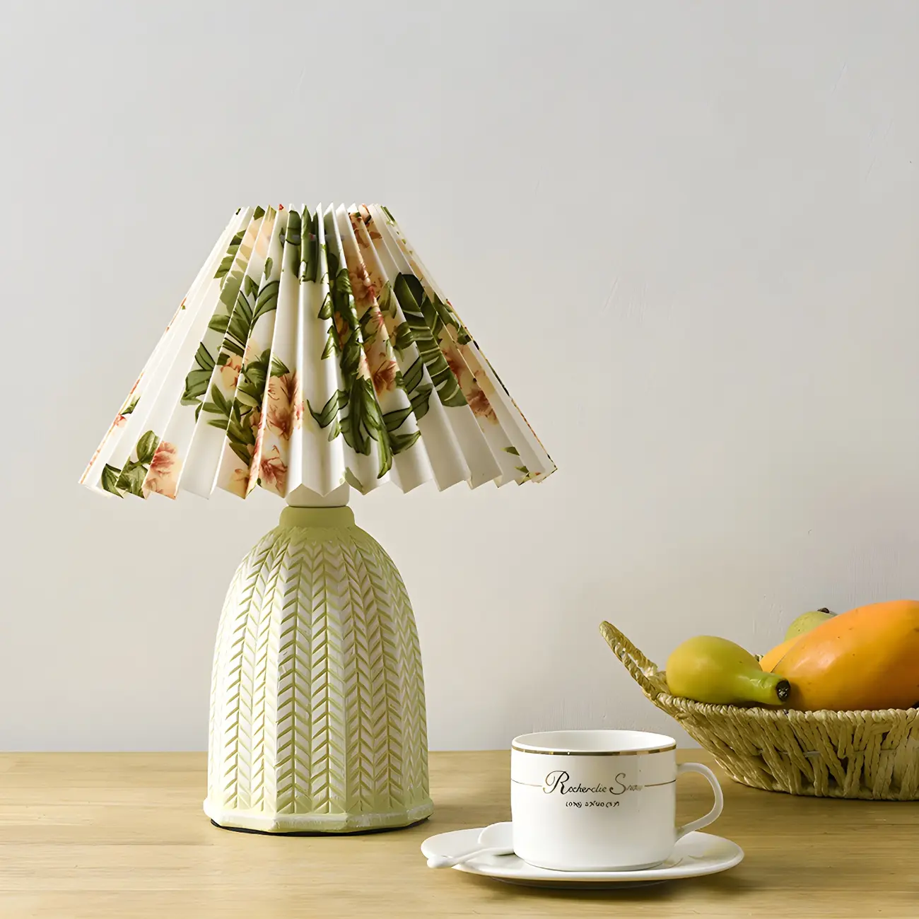Country Style Pleated Shade Ceramic Table Lamp