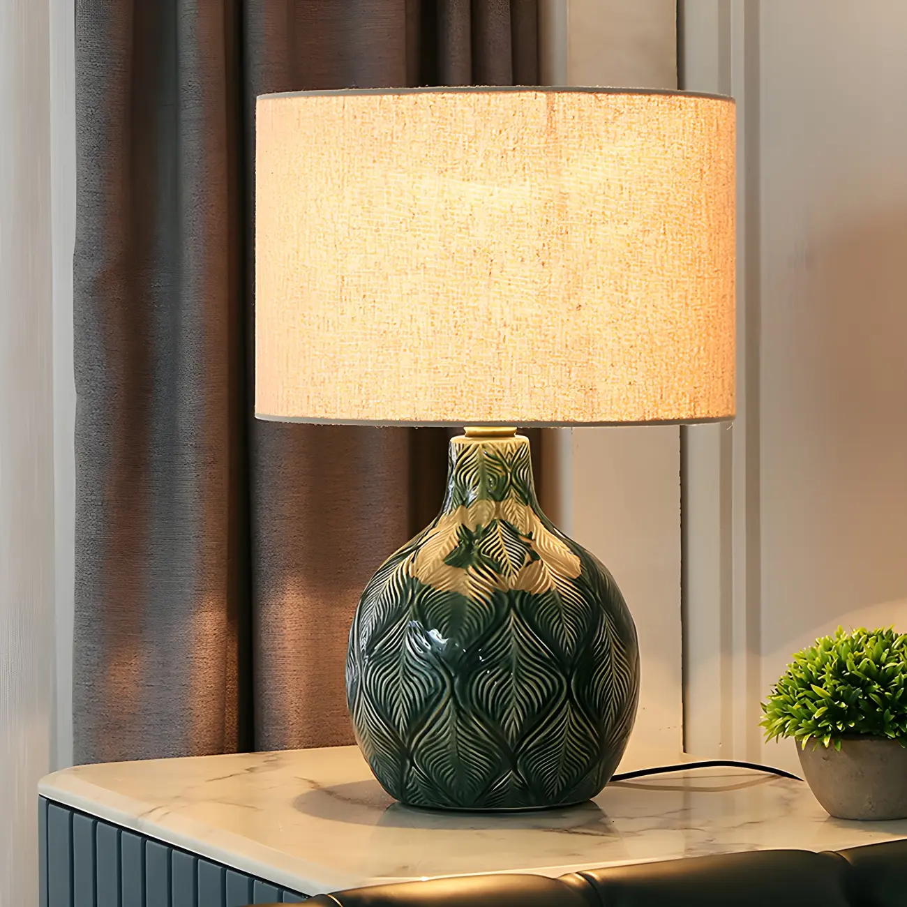 Exquisite Green Ceramic Fabric LED Table Lamp for Bedside