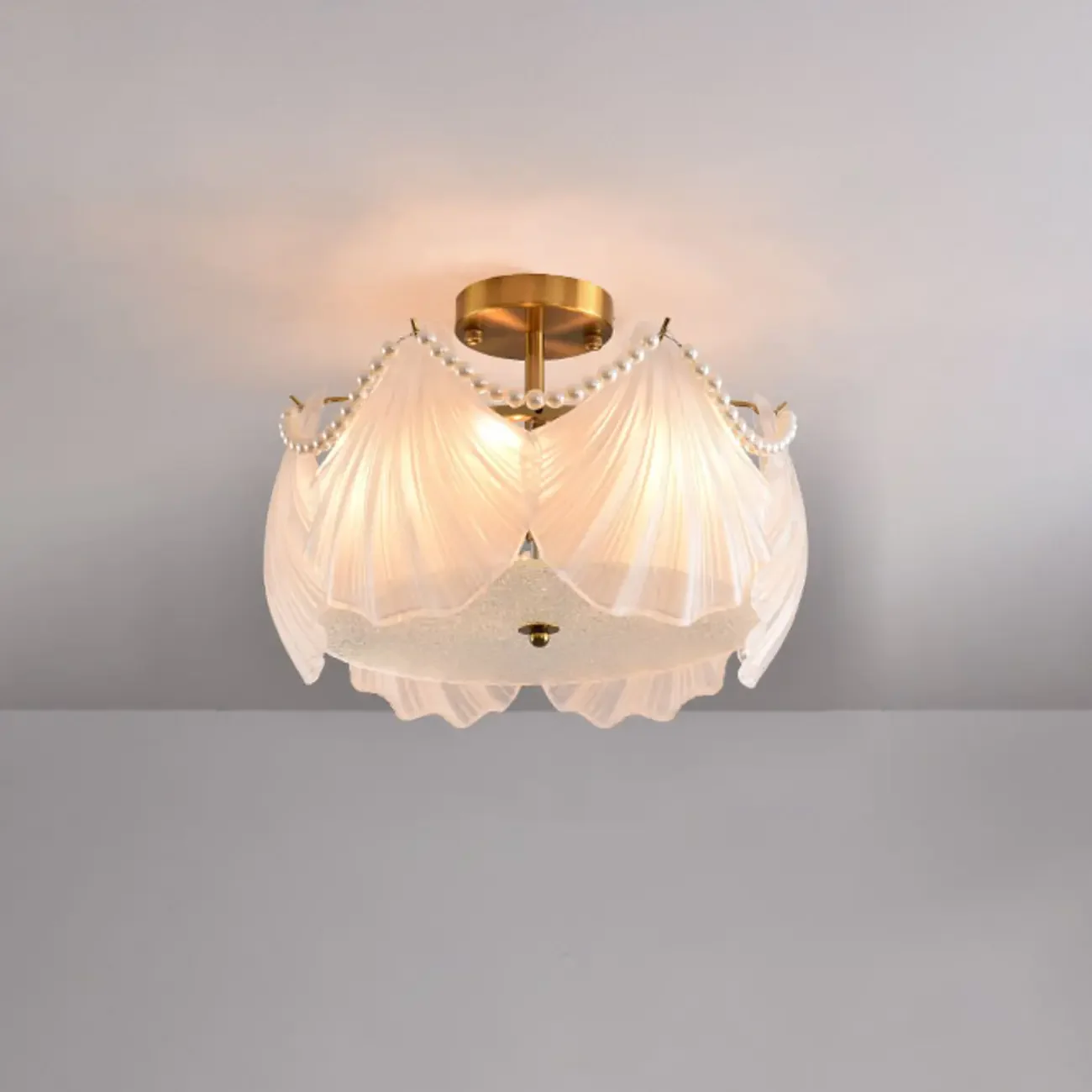 Luxury Living Room Ceiling Light with Glass Shell Shade