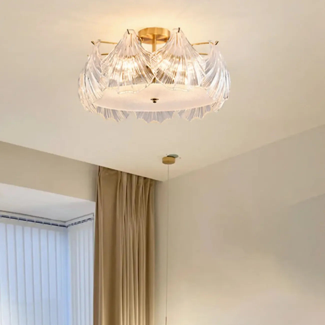 Luxury Living Room Ceiling Light with Glass Shell Shade