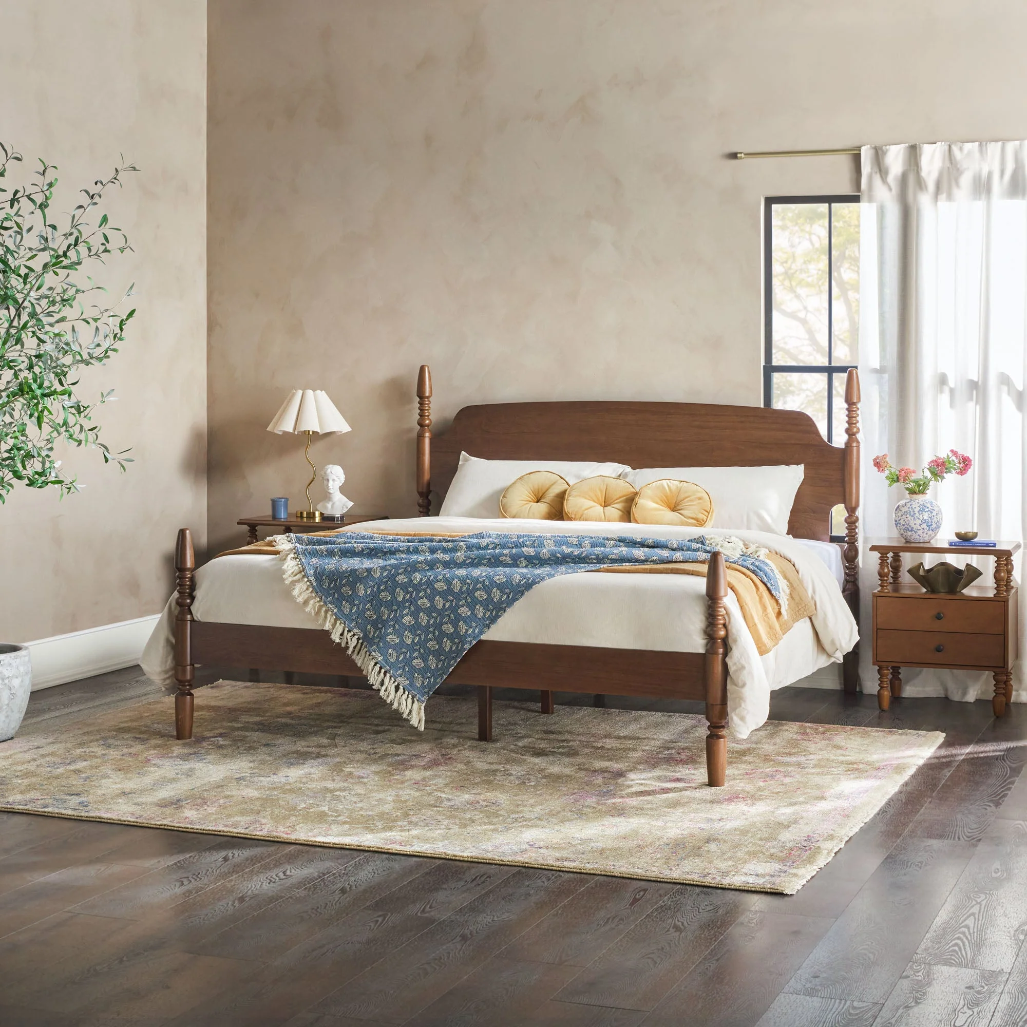 Traditional Vivienne Easy Assembly Solid Wood Bed