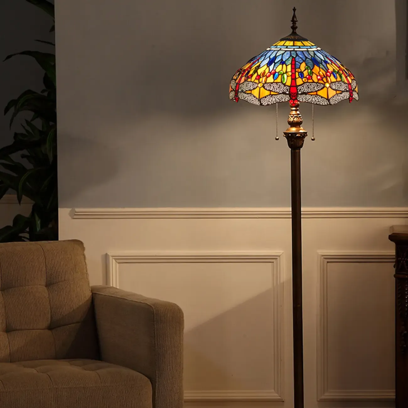 2-Light Antique Stained Glass Dome Floor Lamp for Cozy Interiors