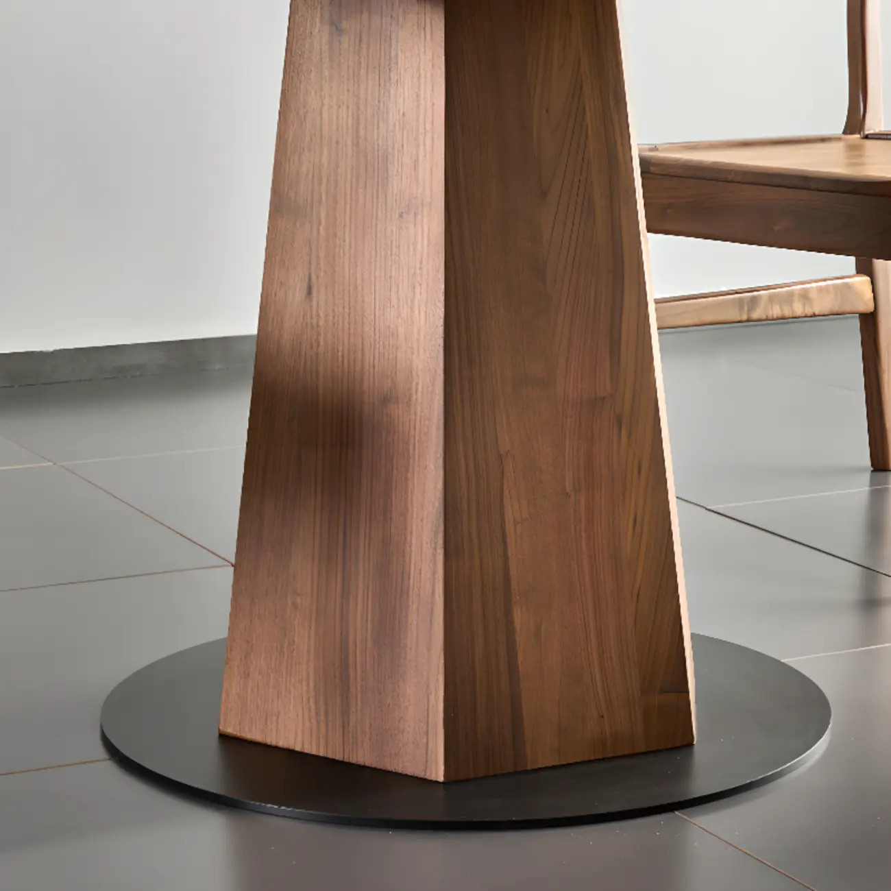 Traditional Pine Solid Wood Round Dining Table