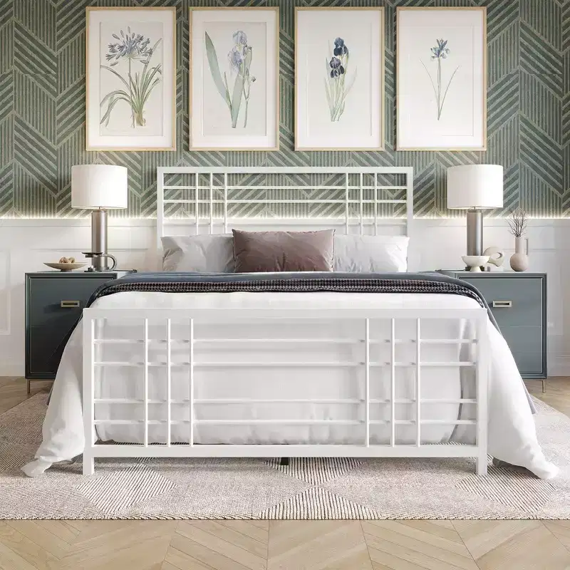 ChaletPosh Metal Bed