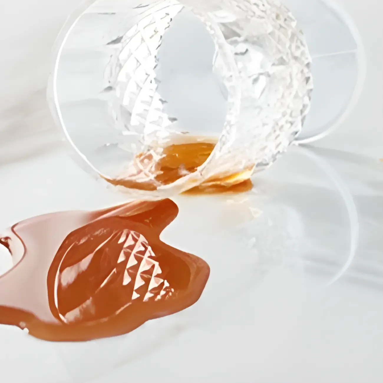 Modern White Nesting Coffee Table Set in Round Design