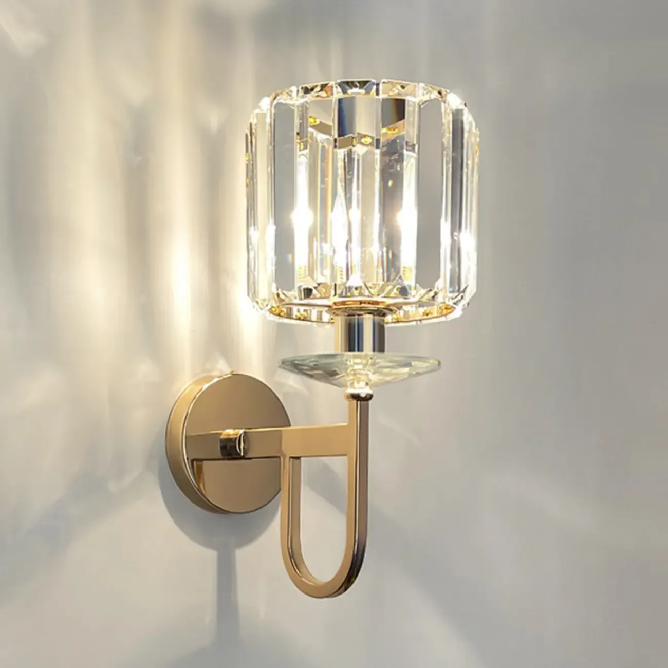 Elegant Crystal Smooth Gilded Metal Wall Sconce