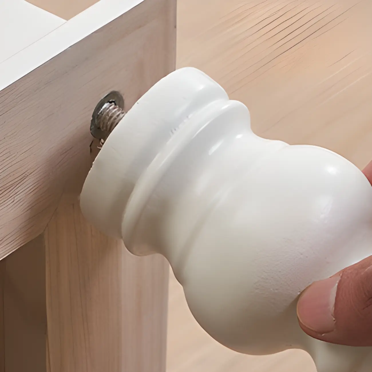 French Square White Wooden 7-Drawer Chest