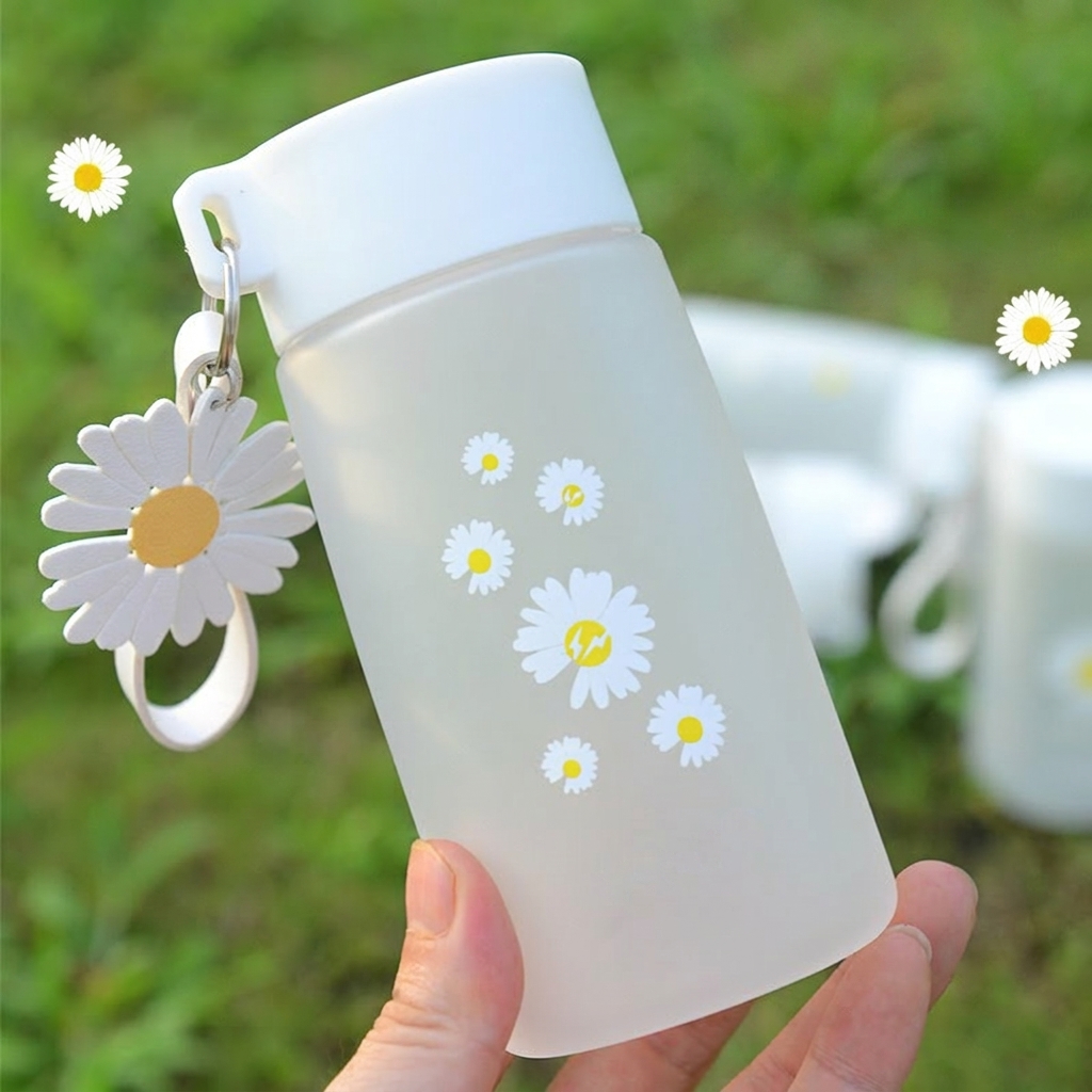 550ML Frosted White Daisy Water Bottle with Charm and Lanyard