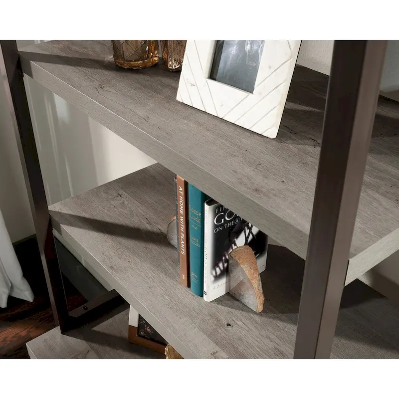 Manhattan Gate Utility Hutch Mo