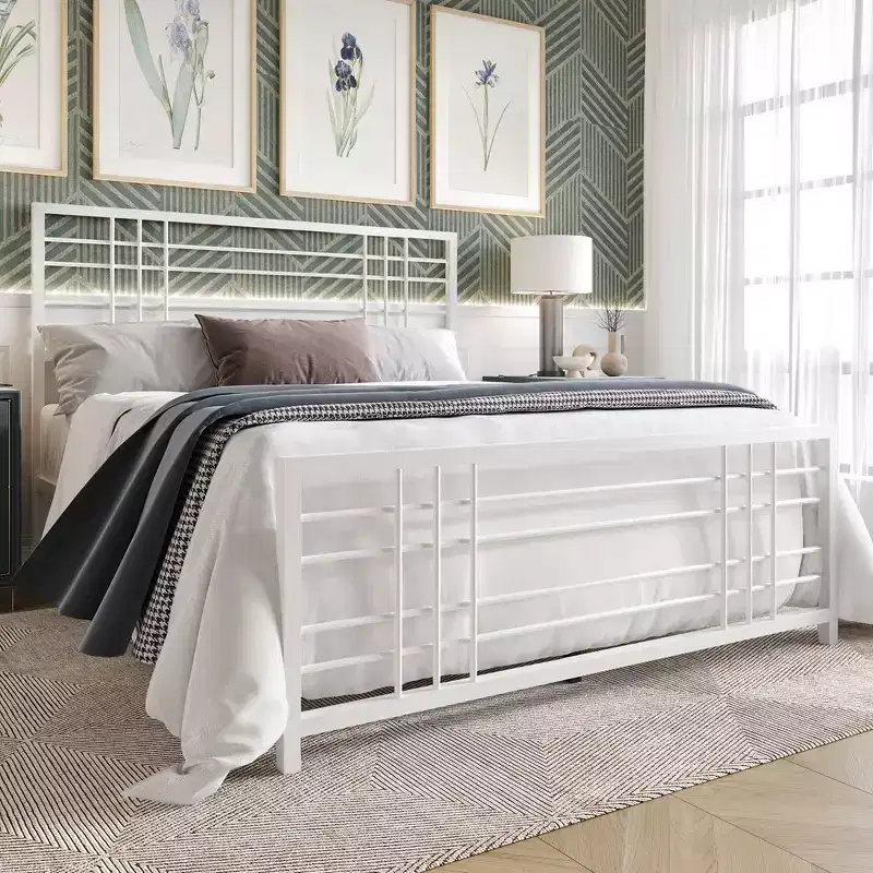 ChaletPosh Metal Bed