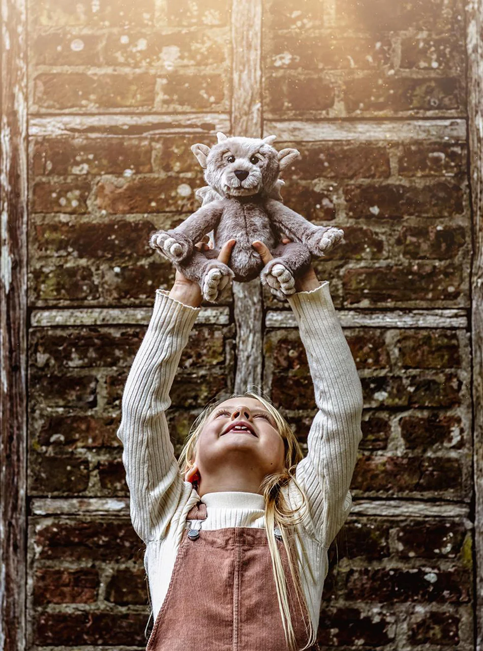 Charlie Bears Bearhouse Collection-Moat 20cm