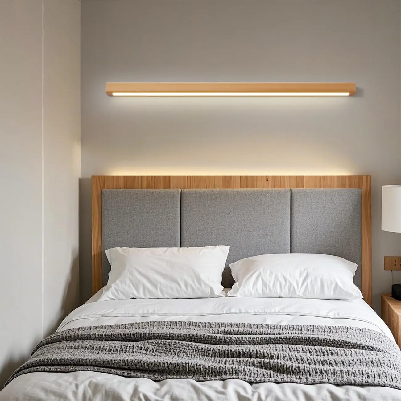 Modern Wood LED Bathroom Vanity Light 3-Gear Dimming