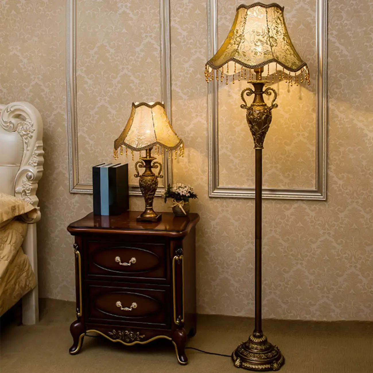 Vintage Resin Floor Lamp with Pagoda Shape for Living Room