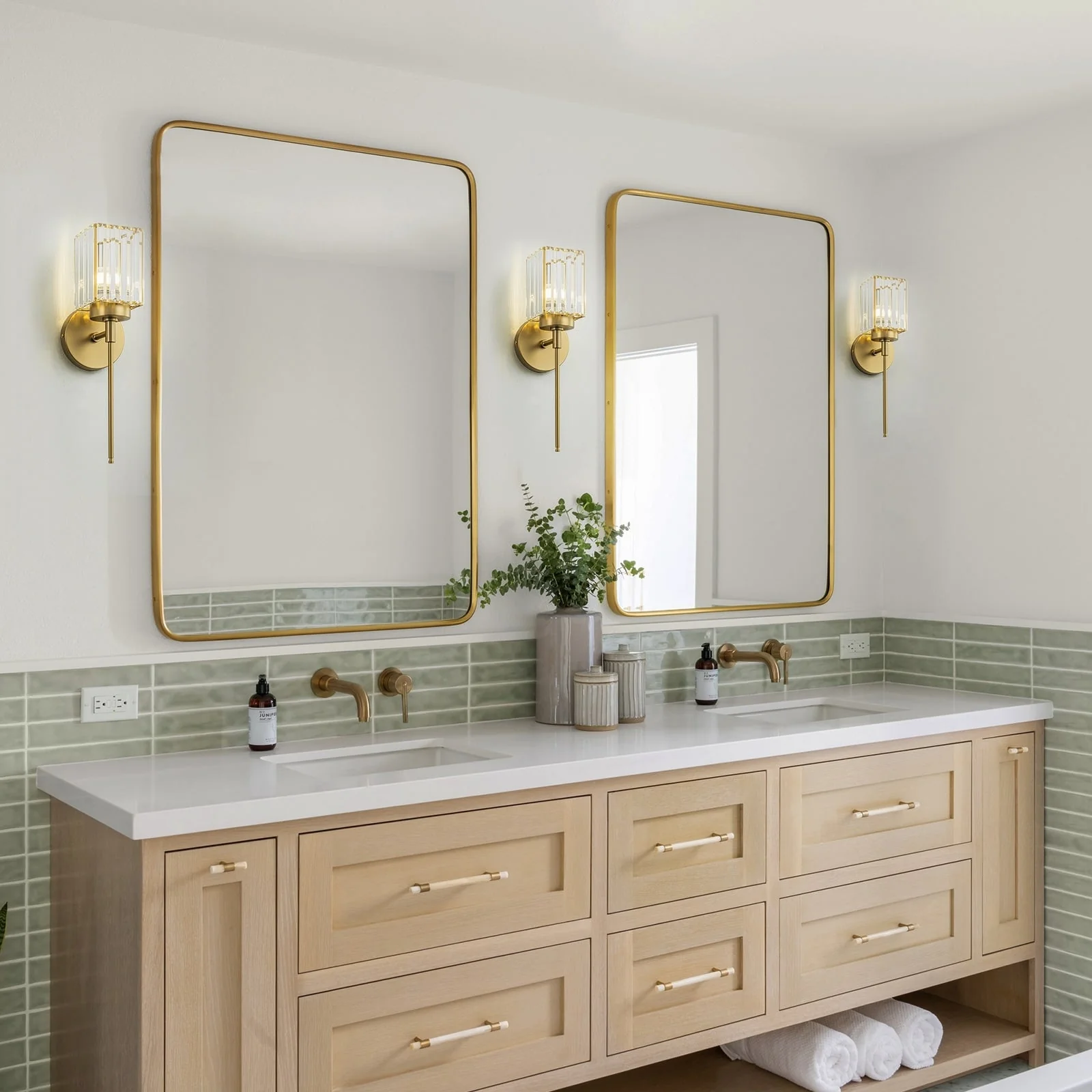 Modern Gold Dimmable Wall Light Glam Cylinder Bathroom Crystal Vanity Light Wall Sconces