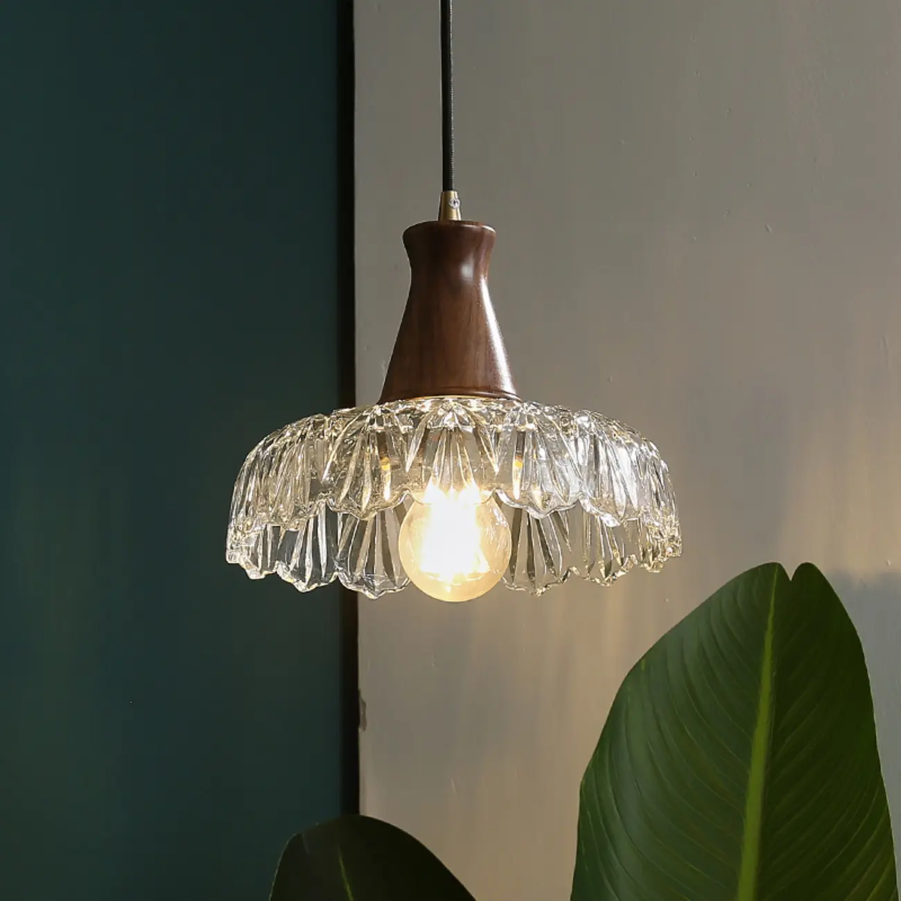 Adjustable Glass Flower Hanging Pendant Light for Living Room