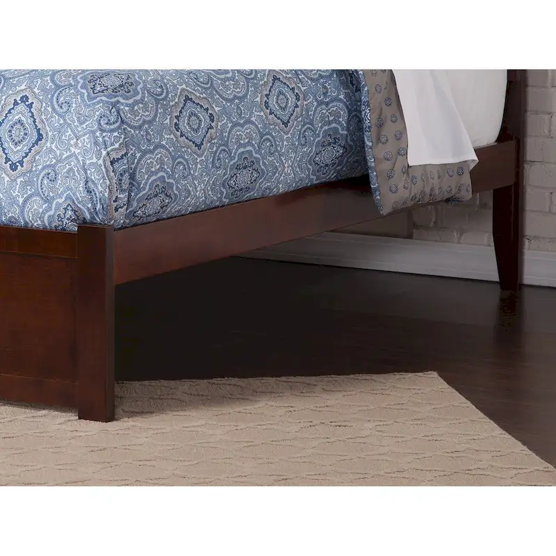 Madison Full Platform Bed with Footboard and Twin Trundle in Walnut