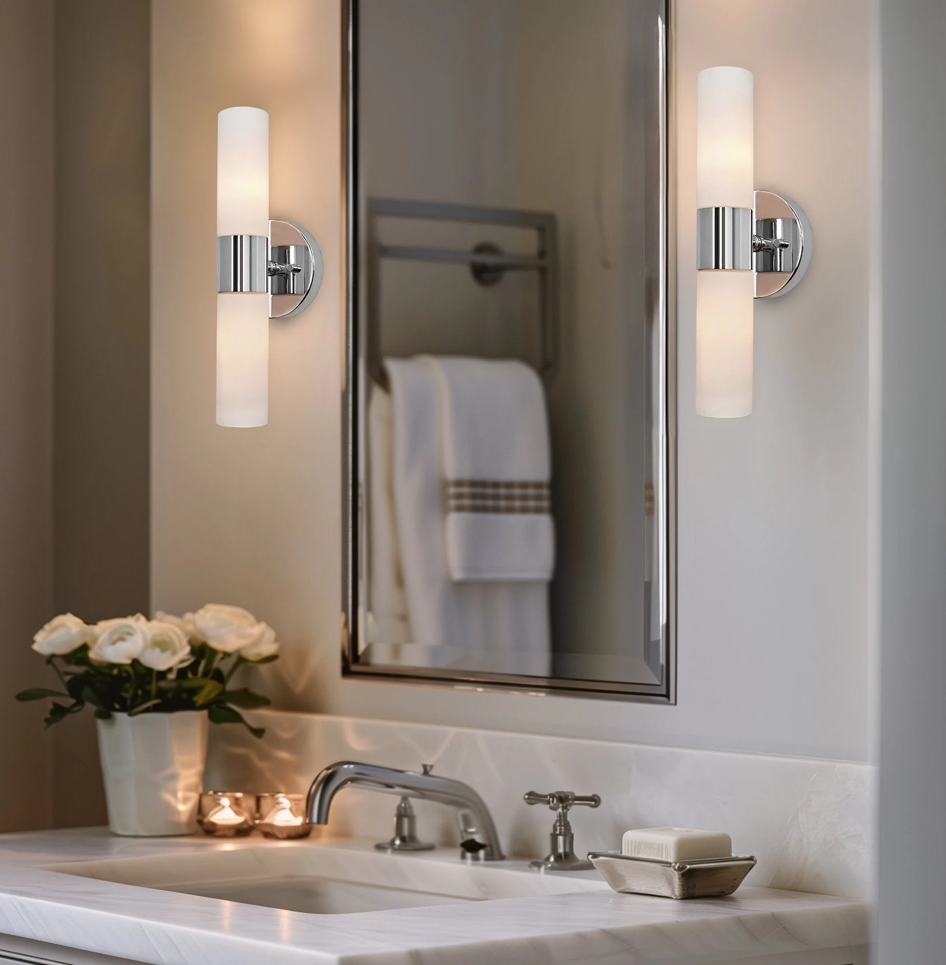 Duo 14 Modern Bathroom / Vanity Wall Sconce