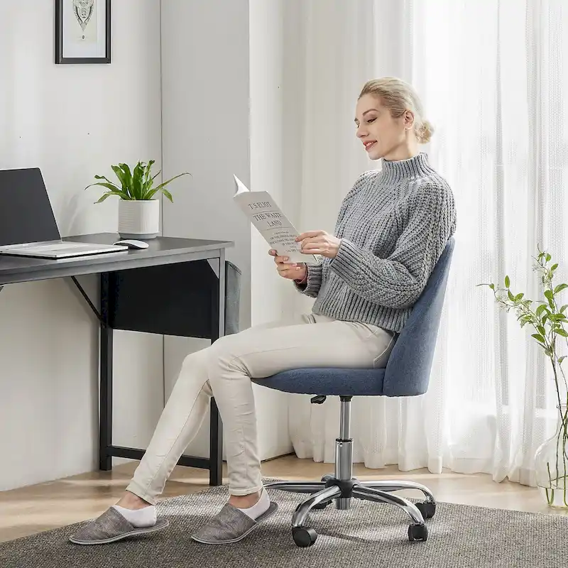 Adjustable Swivel Office Desk Chair with Wheels