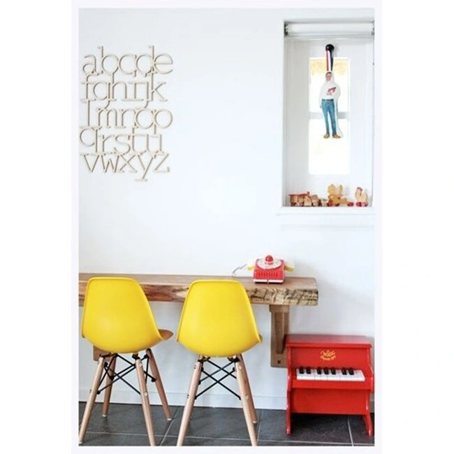 Set of 2 Mid-Century Modern Dining Chairs Armless Plastic Shell Seat with Natural Wooden Eiffel Leg Base, Red