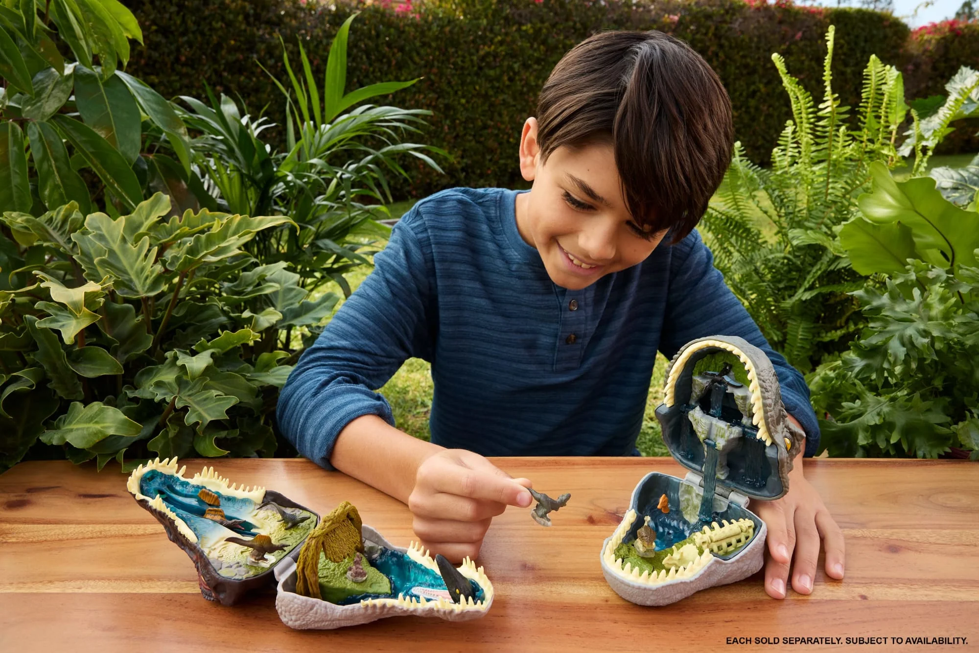 Jurassic World Rebirth Micro Adventure Playset Tyrannosaurus Rex Head, Interactive Features & Figures