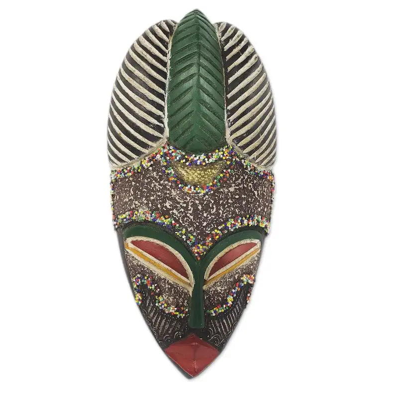 Handcrafted Sese Wood 'Pride of a Queen' African Wall Mask (Ghana)