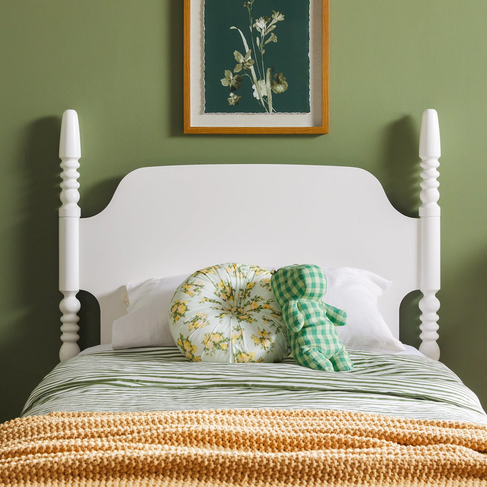 Traditional Vivienne Easy Assembly Solid Wood Twin Bedframe