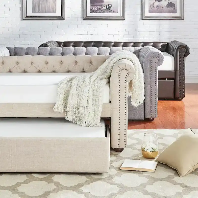 Knightsbridge Chesterfield Daybed by iNSPIRE Q Artisan