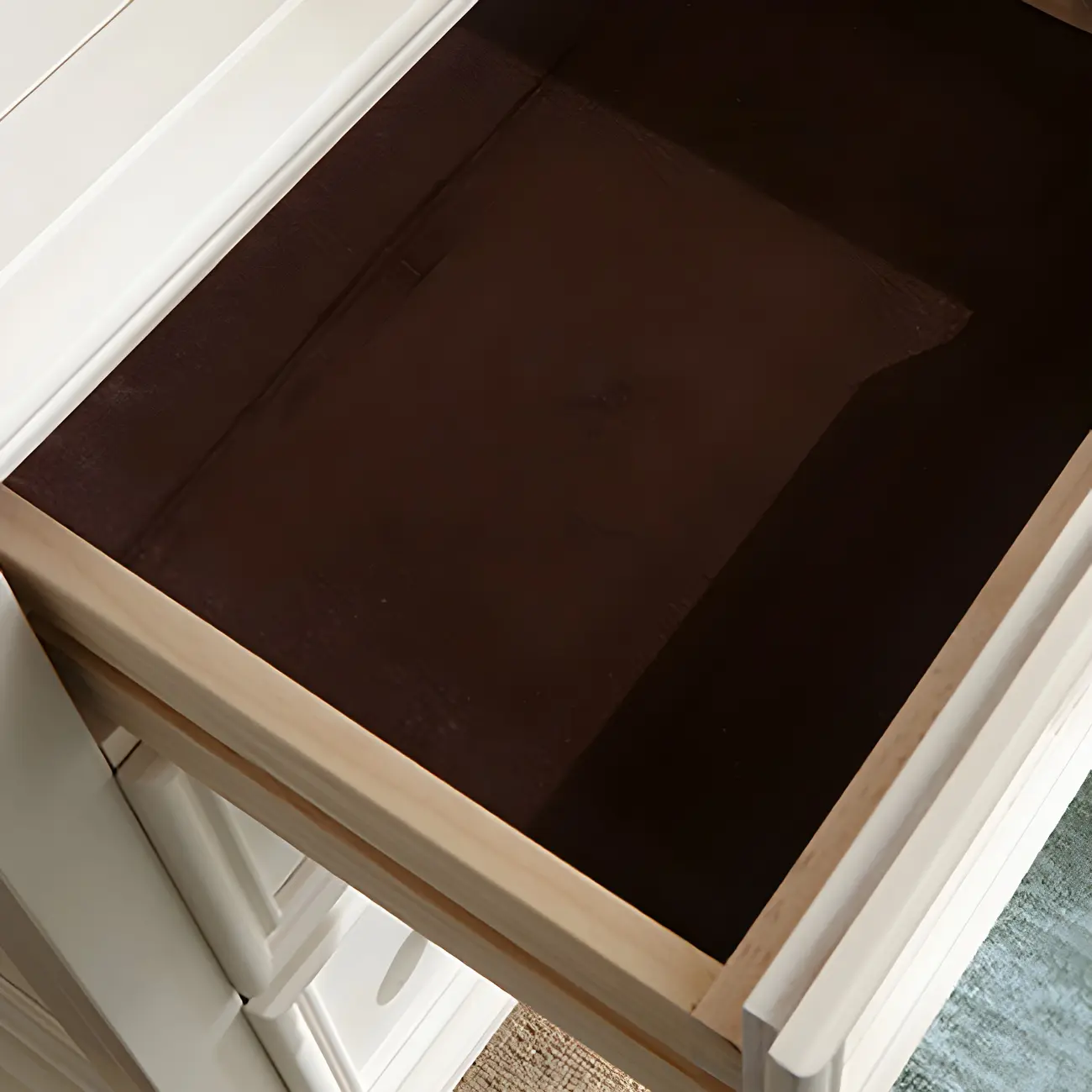 Classic White Wooden Dresser with 5-Drawers