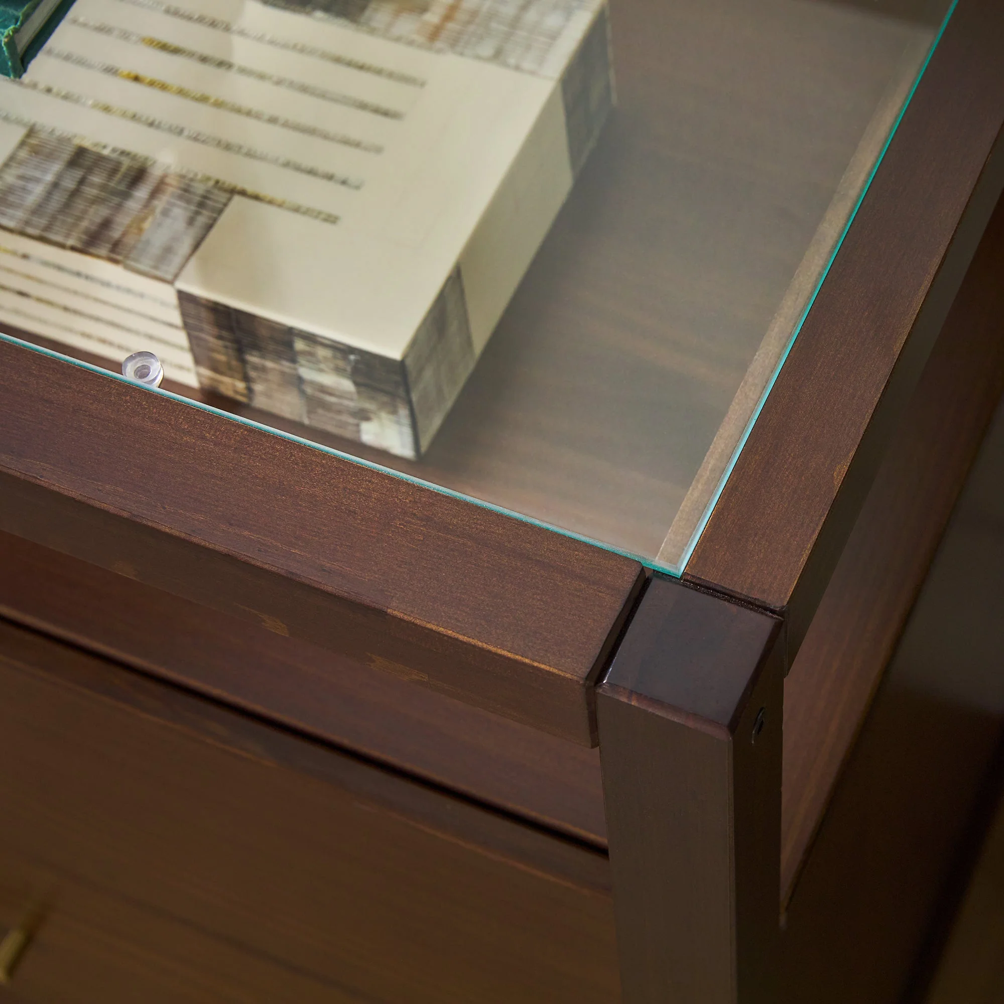 Isla Modern Easy Assembly Solid Wood 6-Drawer Dresser with Glass Top