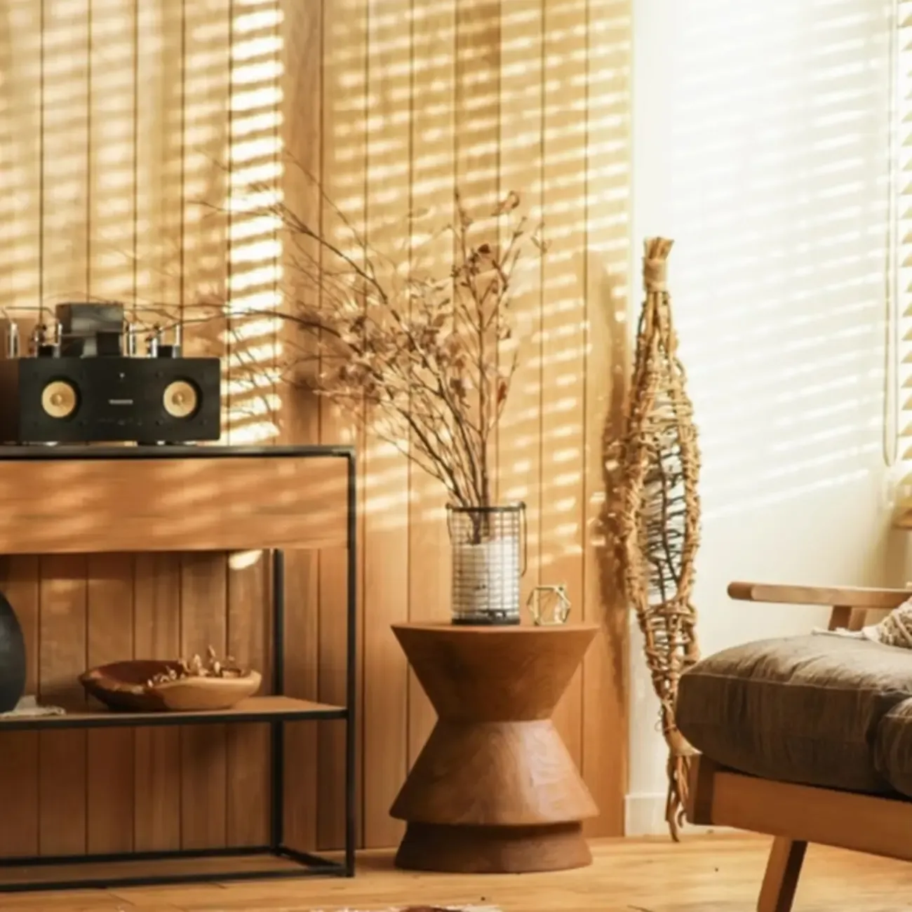 Traditional Wooden Round End Table with Drum Base