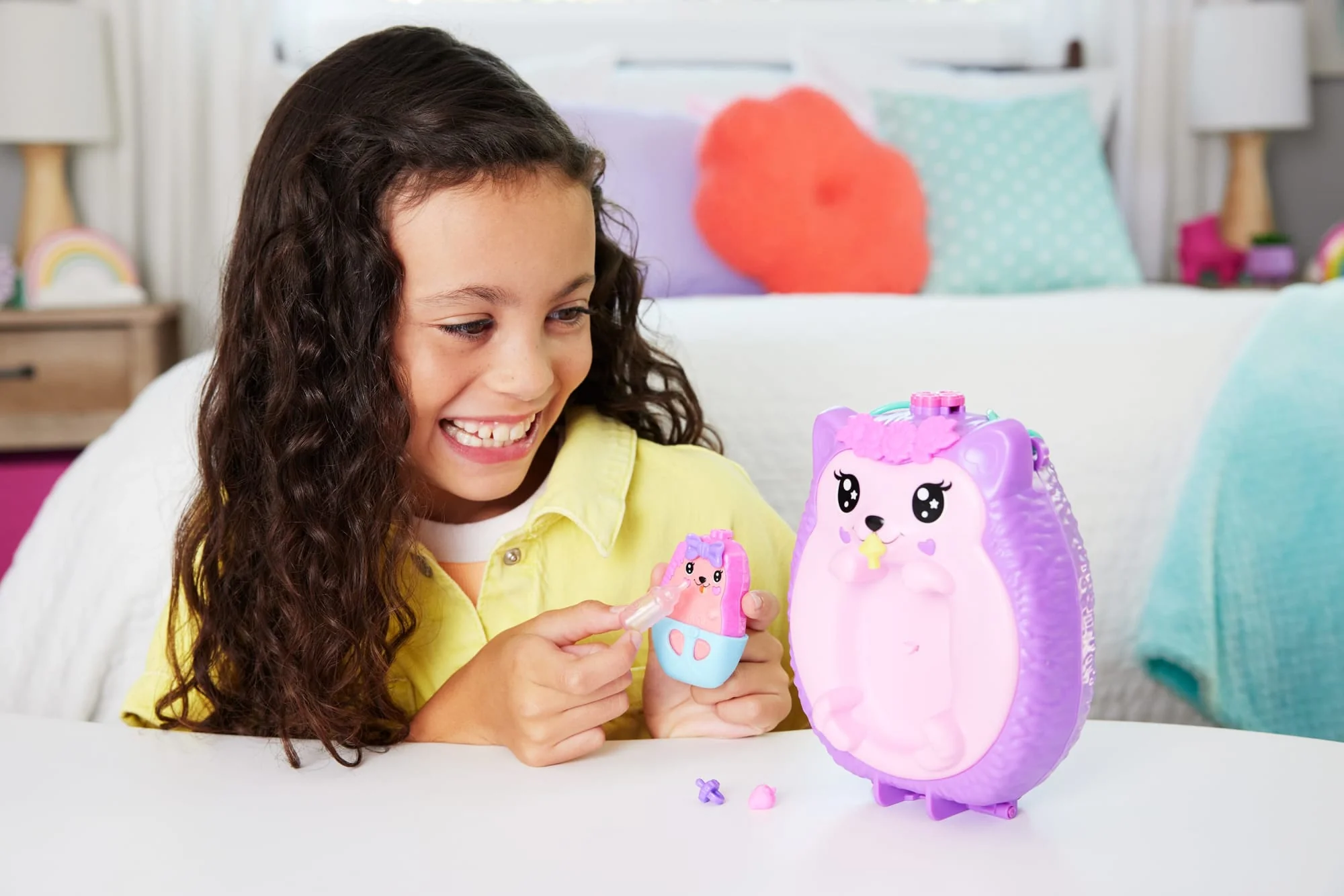 Polly Pocket Hedgehog Mom & Baby Purse Playset With 2 Dolls & 16 Accessories including Pets