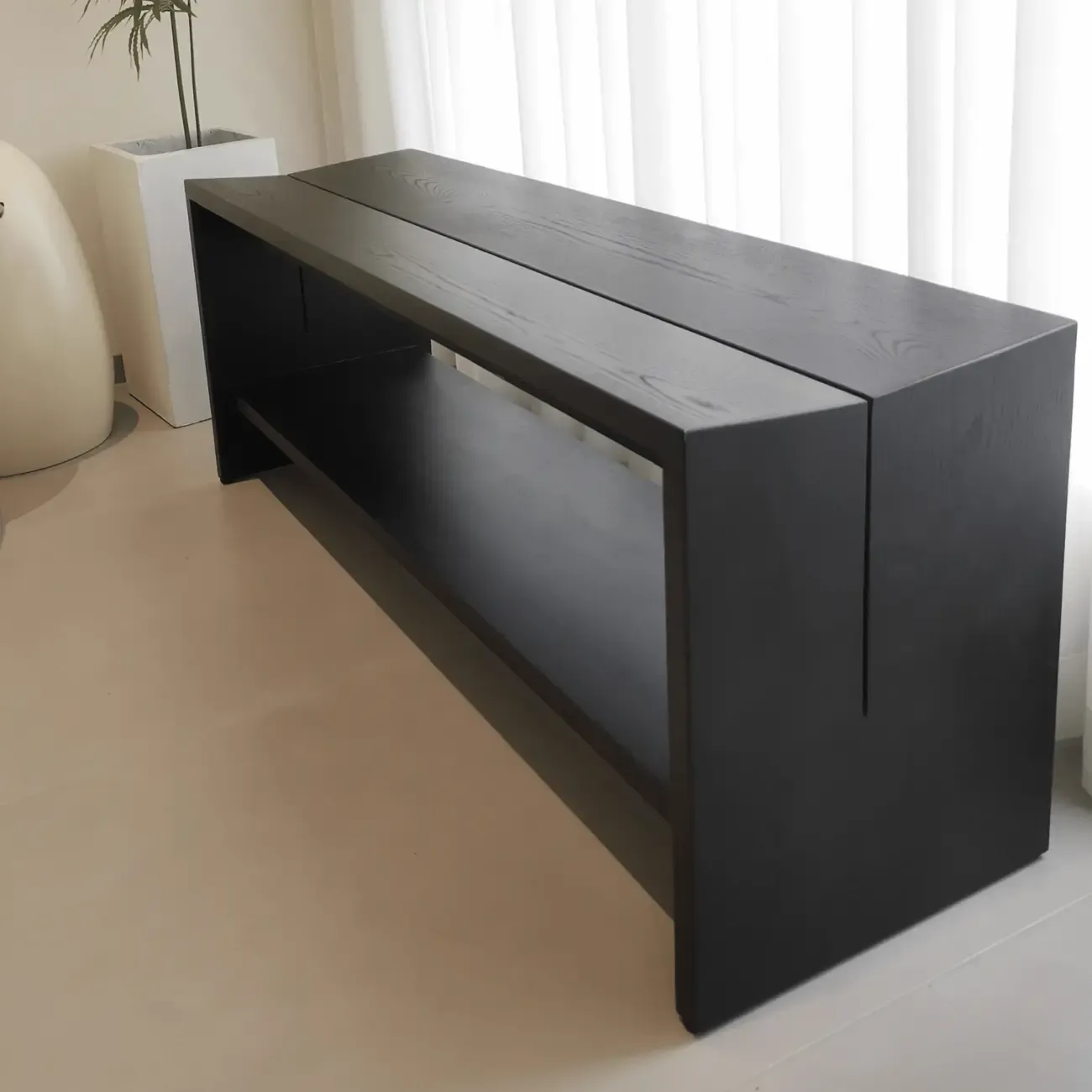 Scandinavian Solid Wood Curved Entryway Bench in Black